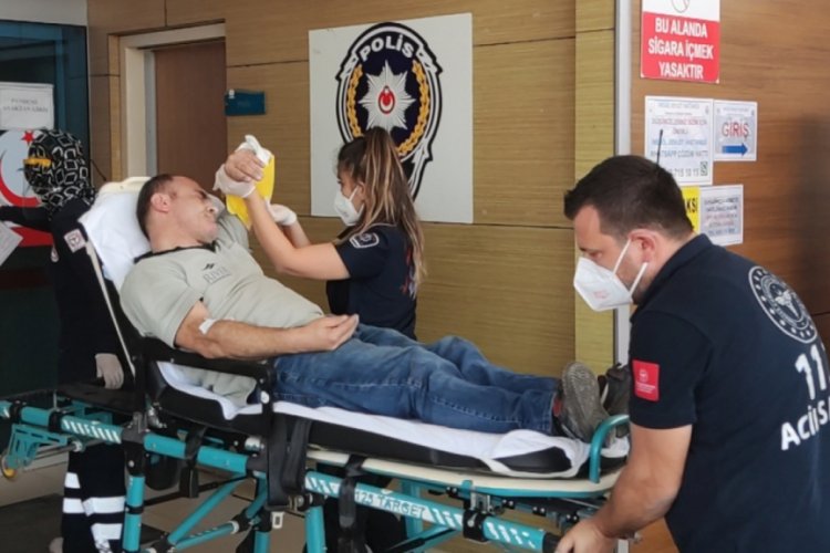 Bursa'da kolunu makineye sıkıştıran işçi yaralandı