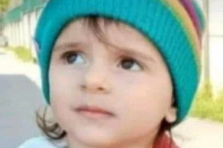 Perde zinciri boğazına dolanan çocuk öldü
