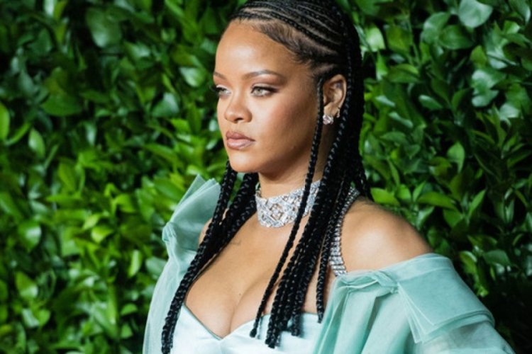 Rihanna Müslümanlardan özür diledi