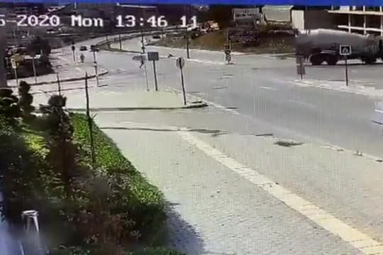 Bursa'da yaya geçidinden geçen kadına araç çarptı