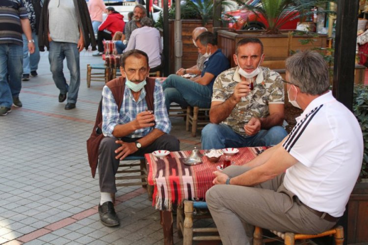 ''Masa tabure sohbetlerinde virüs yayılıyor''