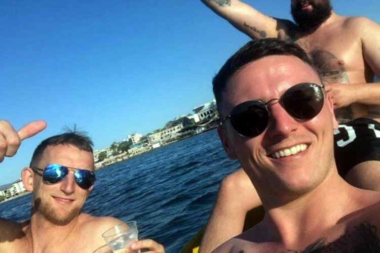 Arkadaşları ölen İrlandalı turistler uçakta kokain kullanmış