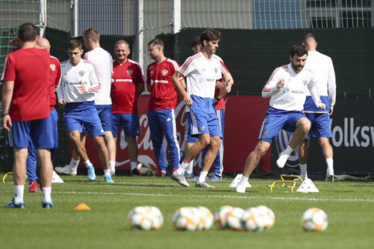 Rusya milli takımında 2 futbolcuda Covid-19 şüphesi