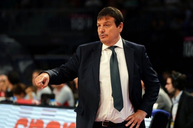 Ergin Ataman: ''Kazanmak için az top kaybı yapmalı ve kontrollü hücum etmeliyiz''