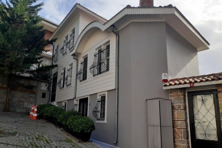 Can Dündar'ın el konulma kararı verilen villası görüntülendi