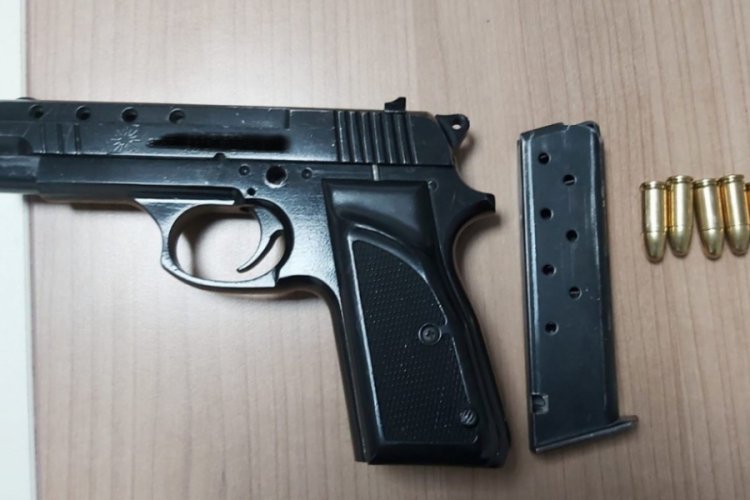 Eskişehir'de, vatandaşları silah göstererek korkutan şüpheliler yakalandı