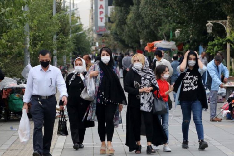 İran'da son 24 saatte Kovid-19'dan 230 kişi hayatını kaybetti