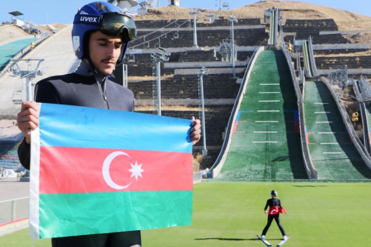 Kayakla Atlama Milli Takımı, Türk ve Azerbaycan bayraklarıyla atladı