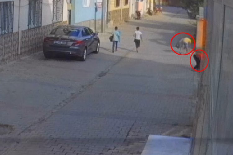 Bursa'da sokak sokak gezip, çöpleri toplayan çocuklara başkandan ziyaret