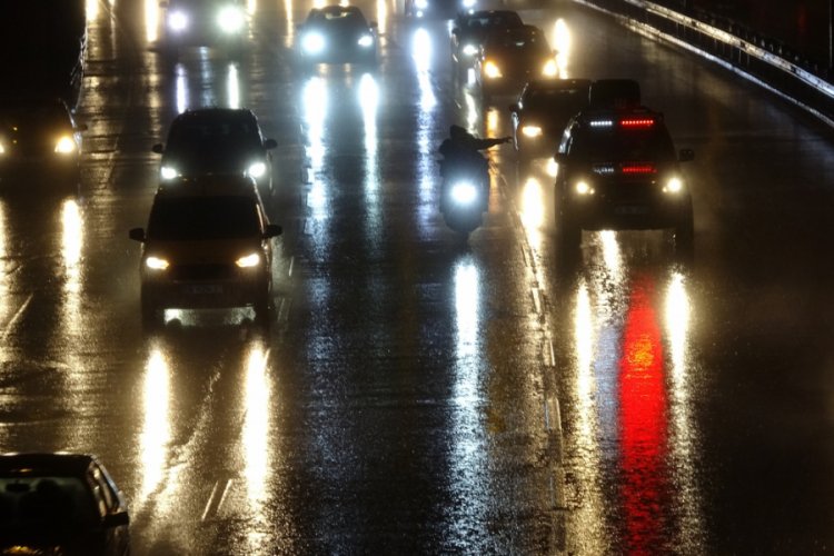 Bursa'da sağanak yağmur sonrası kazalar meydana geldi