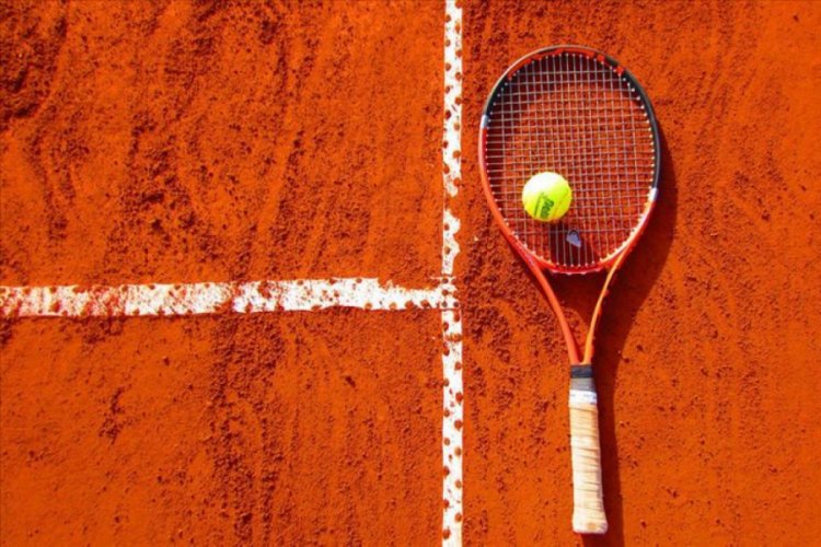 Fransa Açık'ın tek kadınlar finalinde Kenin ile Swiatek karşılaşacak