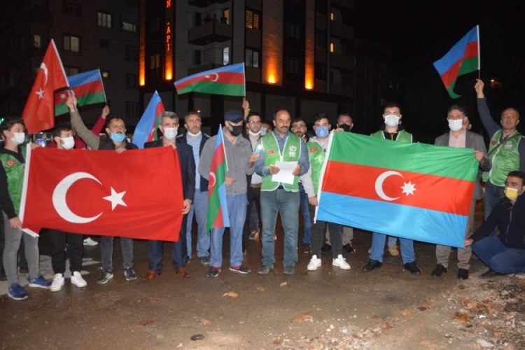 Bursa Orhangazi'de Azerbaycan'a destek için araçlarla konvoy oluşturuldu