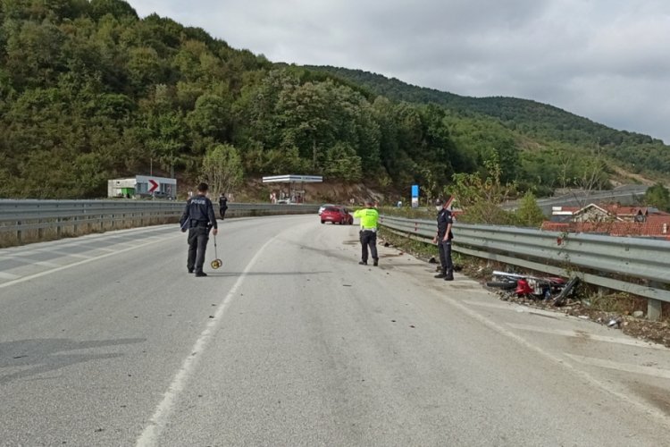 Otomobile çarpan motosikletin sürücüsü öldü