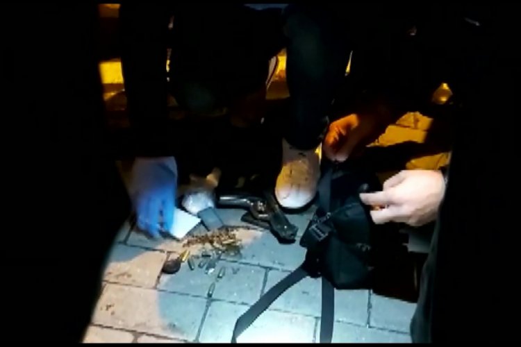 Bursa'da nefes kesen kovalamacada, uyuşturucu ve silah çıktı