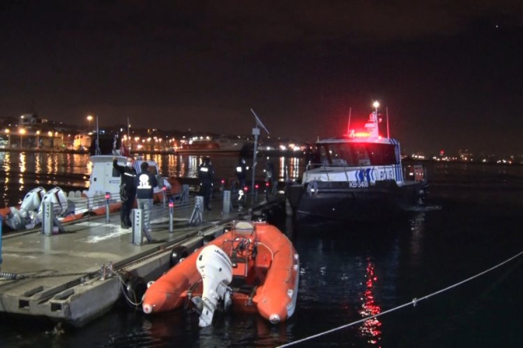İstanbul'da tekne alabora oldu