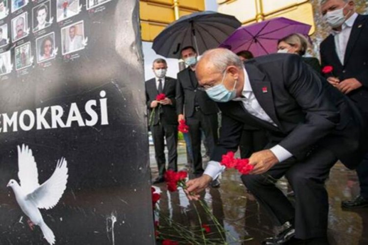Kılıçdaroğlu, Ankara Garı önünde hayatını kaybedenleri andı