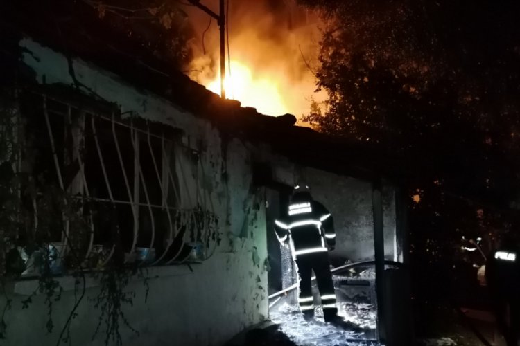 Alevlere teslim olan gecekondu kullanılamaz hale geldi