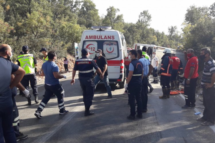 Tarım işçisi taşıyan midibüs kazasında ölü sayısı 2'ye yükseldi