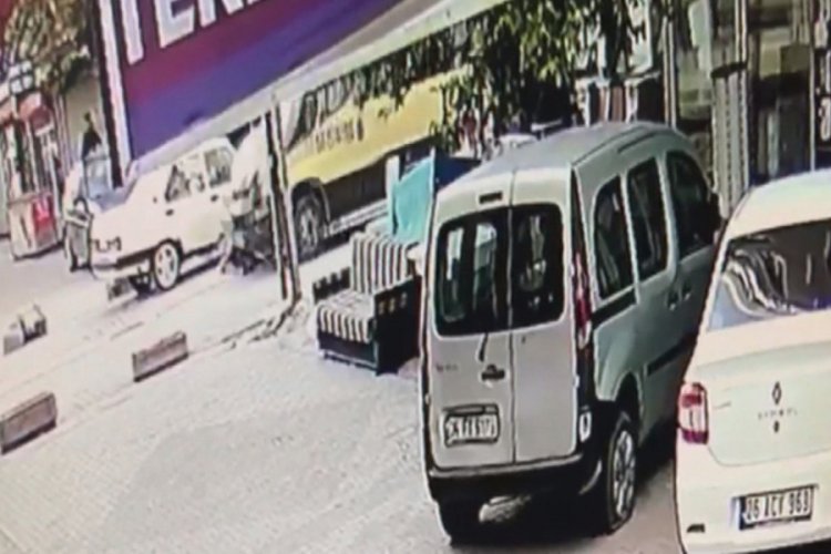 Minibüs çocuğa çarptı, sürücüye çevredekiler saldırdı