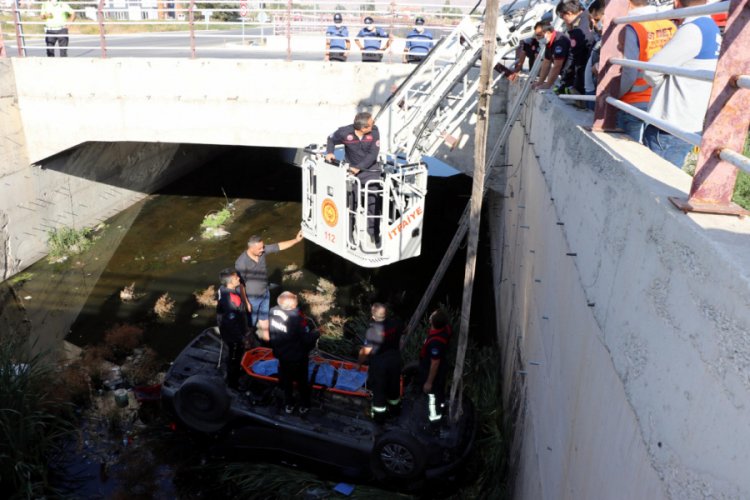 Sulama kanalına düşen otomobilin sürücüsü öldü