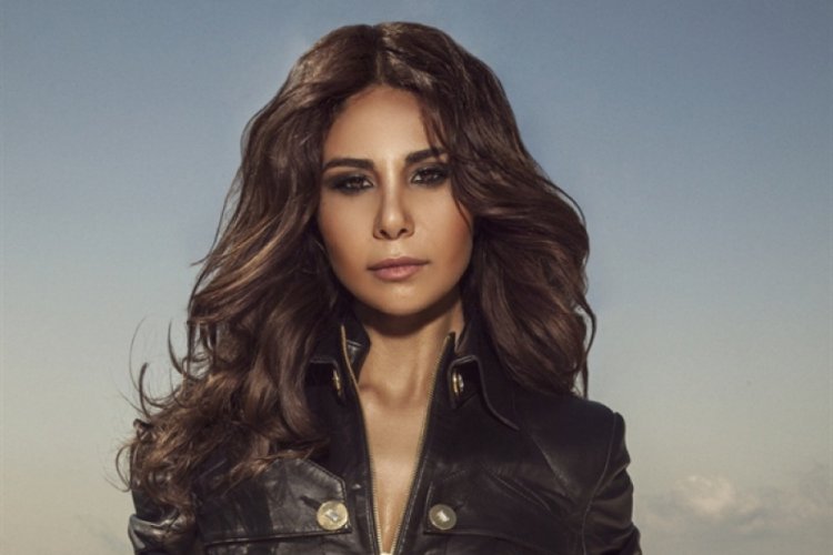 Betül Demir'den zirve kutlaması
