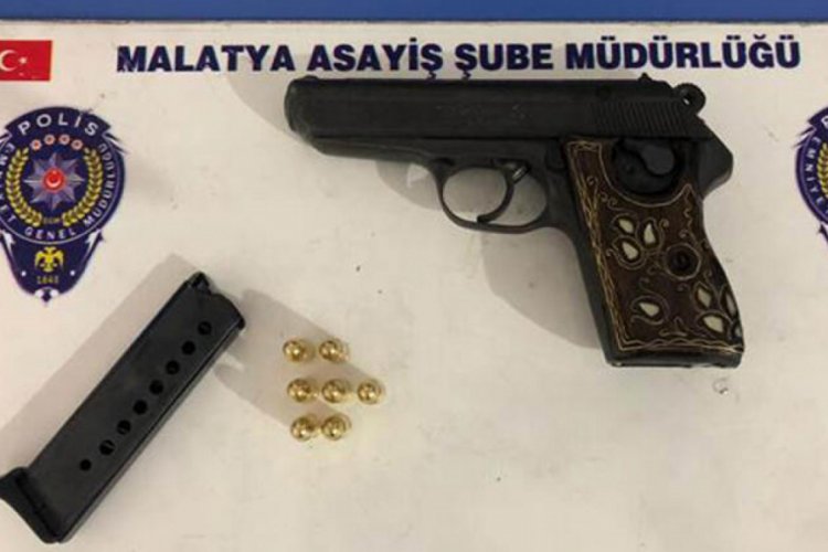 Ruhsatsız silah taşıyan 5 kişi gözaltında