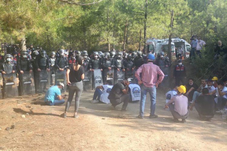 Maaş alamadığını öne süren madencilerin yürüyüşüne jandarma engeli