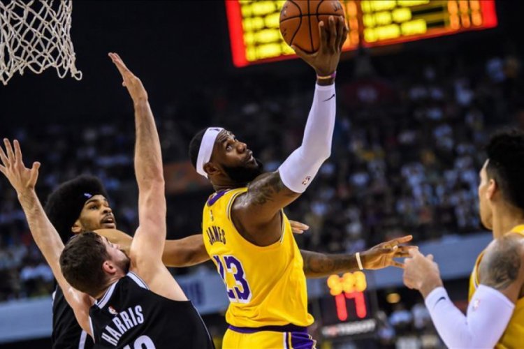 Los Angeles Lakers küllerinden doğdu