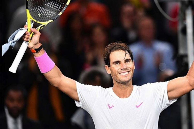 Toprakta bileği bükülmeyen Nadal rekorlara doymuyor