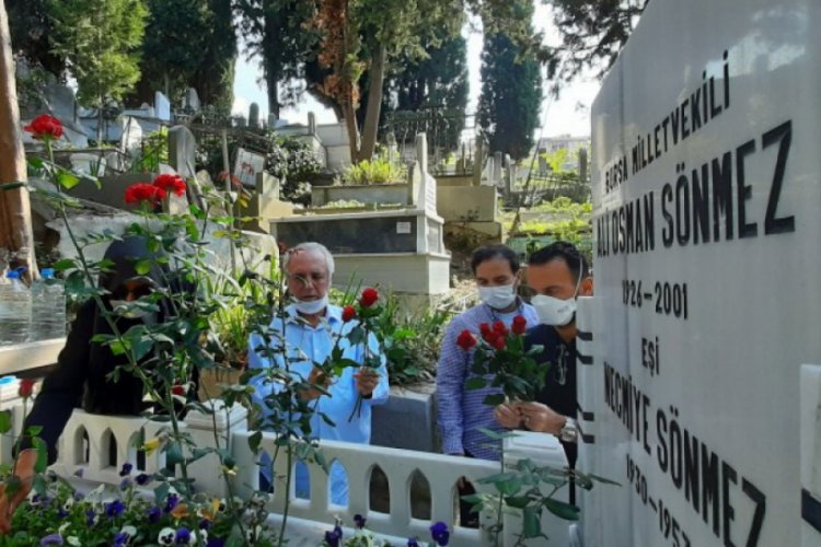 Bursa'da iş adamı Ali Osman Sönmez özlemle anıldı