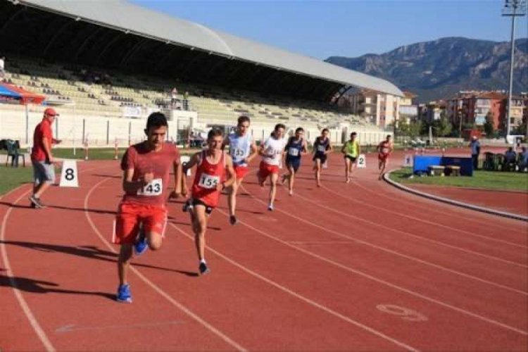 Atletizm şampiyonalarında en çok kürsü gören üçüncü şehir Bursa oldu
