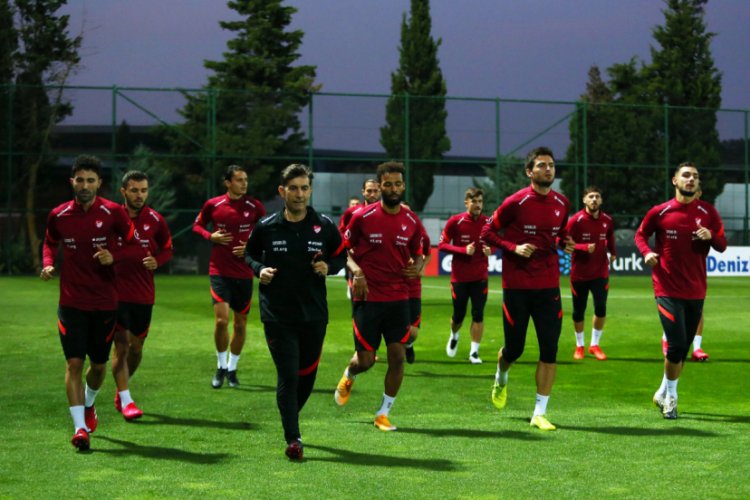 A Milliler, Sırbistan maçı hazırlıklarına başladı