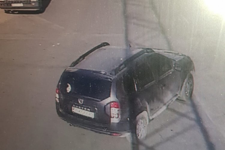 Otomobilden 150 bin liranın çalındığı anlar kamerada