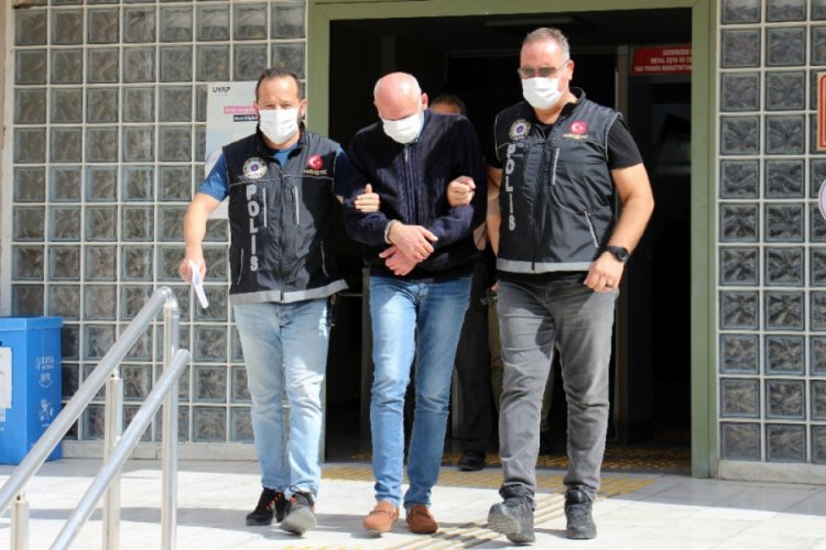 Yarım kilo esrarı iç çamaşırına gizlemiş
