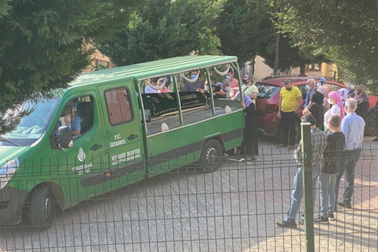 Sahte alkolden hayatını kaybeden avukat toprağa verildi