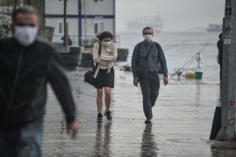 İstanbul'da sağanak yağış etkili oldu