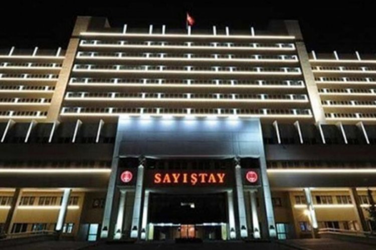 ''İki üniversitede 844 eser kayıp, Türk bayraklı halıyı böcekler yedi''