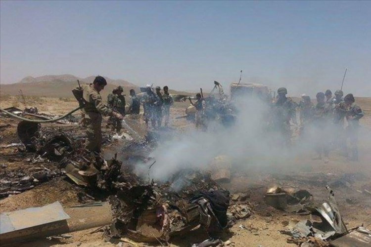 Afganistan'da 2 askeri helikopter düştü: 9 ölü