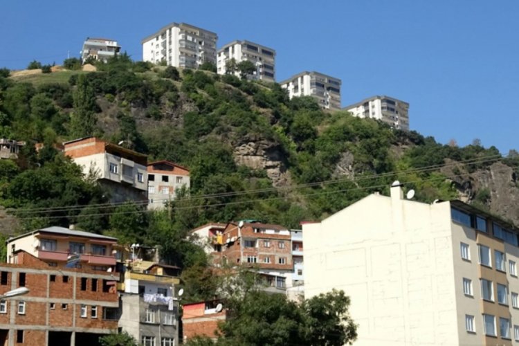 Kaya tehlikesi: 10 ev boşaltıldı