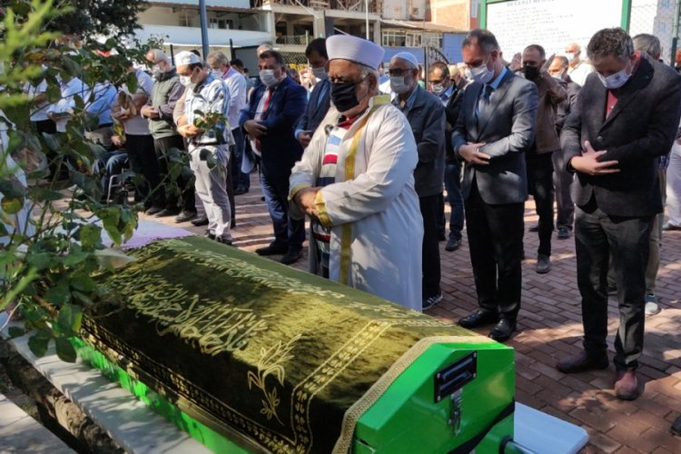 Bursa'da lise öğrencisi Eslem, son yolculuğuna uğurlandı