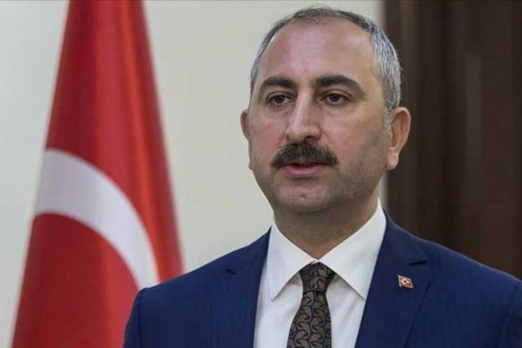 Bakan Gül'den AYM Üyesi'nın 'Işıklar yanıyor' paylaşımı ile ilgili açıklama