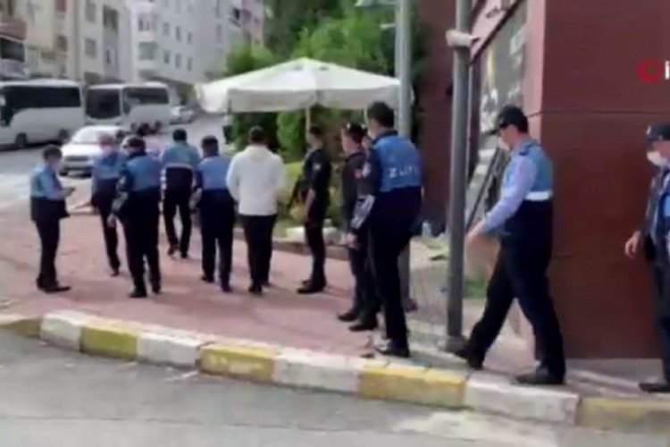 Esenyurt'ta ruhsatsız taksi durakları mühürlendi