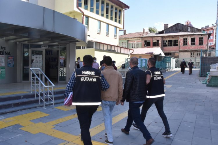 Kütahya'da uyuşturucu operasyonu: 4 gözaltı