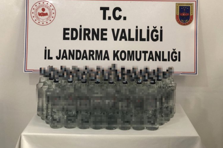 Edirne'de otomobilde 50 litre kaçak içki ele geçirildi