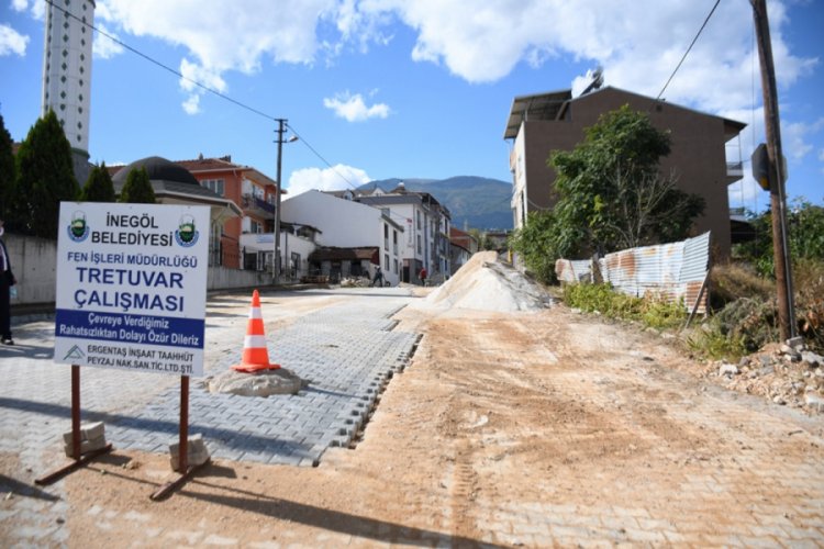 Bursa Yeniceköy'de 15 sokakta parke taşları yenileniyor