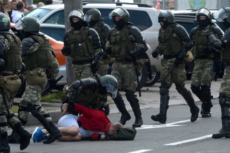 Belarus'taki protestolarda bugüne kadar bin 376 kişi yaralandı
