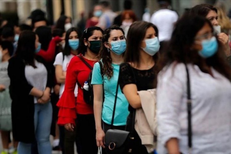 İspanya'da son 24 saatte 11 bin 970 yeni vaka