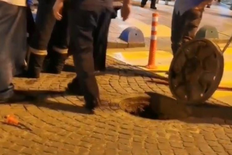 Yağmur suyu kanalına saklandı, cadde ortasında rögardan çıkarıldı