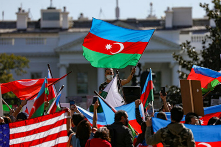 Beyaz Saray önünde Azerbaycan'a destek mitingi