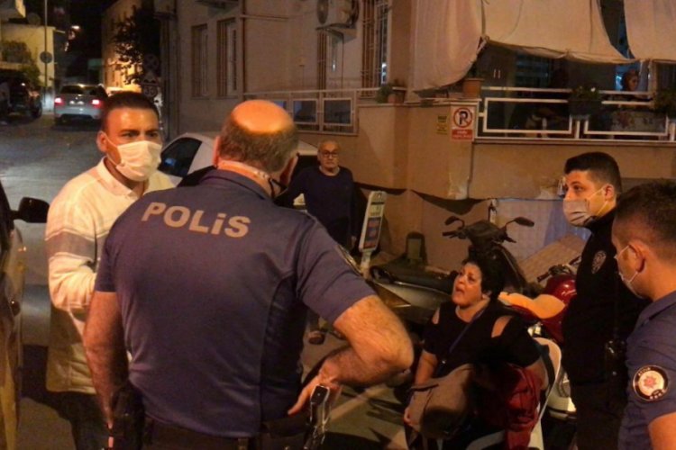 Taksici ile kadın müşteri birbirine girdi
